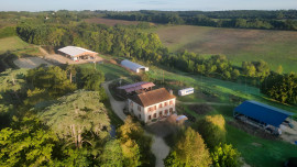 
                                                                                        Vente
                                                                                         GERS Ferme autonome et bioclimatique 42 Ha