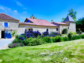Vente
GERS PROPRIETE XVIIéme 43 HA ETANGS SOURCES