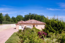 
                                                                                        Vente
                                                                                         GERS VILLA CONTEMPORAINE 1,7 HA VUE DOMINANTE