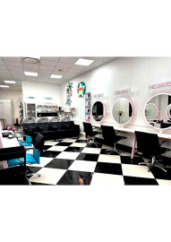 
                                                                                        Vente
                                                                                         Givors – Salon de coiffure équipé – Équipe en place – CA 190 000 €