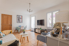 
                                                                                        Vente
                                                                                         Golfe-Juan – Maison familiale avec piscine & dépendance