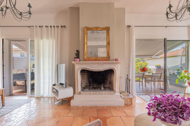 
                                                                                        Vente
                                                                                         Golfe-Juan – Maison familiale avec piscine & dépendance