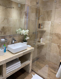 
                                                                                        Location
                                                                                         Grand 2 pièces 55m² meublé à  antibes