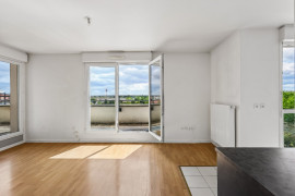 
                                                                                        Vente
                                                                                         GRAND 2 PIECES DERNIER ETAGE