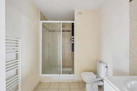 
                                                                                        Vente
                                                                                         GRAND 2 PIECES DERNIER ETAGE
