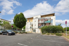 
                                                                                        Vente
                                                                                         GRAND 2 PIECES DERNIER ETAGE