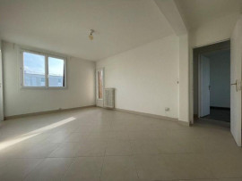 
                                                                                        Location
                                                                                         Grand 4 pièces à Argenteuil avec balcon et cave