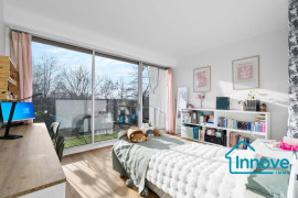 
                                                                                        Vente
                                                                                         Grand 5 pièces - calme absolu - parfait état