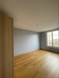 
                                                                                        Location
                                                                                         Grand appartement 3 pièces 85m2 Saint-Cloud