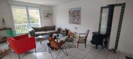 
                                                                        Location
                                                                         Grand appartement au calme, proche bourg .