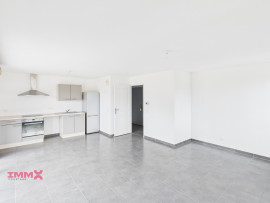 
                                                                                        Vente
                                                                                         Grand appartement de Type 2 à 5 mn du lac avec vue