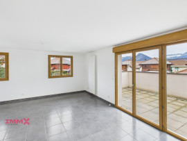 
                                                                                        Vente
                                                                                         Grand appartement de Type 2 à 5 mn du lac avec vue