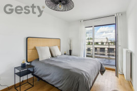 
                                                                                        Location
                                                                                         Grand appartement meublé avec terrasse privé