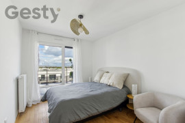 
                                                                                        Location
                                                                                         Grand appartement meublé avec terrasse privé