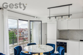 
                                                                                        Location
                                                                                         Grand appartement meublé avec terrasse privé