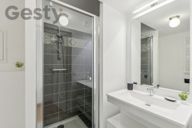 
                                                                                        Location
                                                                                         Grand appartement meublé avec terrasse privé