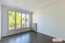 
                                                                                        Location
                                                                                         Grand appartement proche gare Saint-Fons