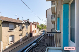 Location
Grand appartement proche gare Saint-Fons