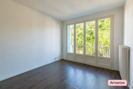 Location
Grand appartement proche gare Saint-Fons