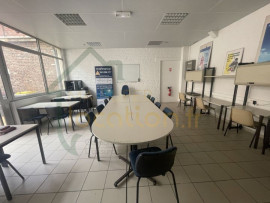 
                                                                                        Location
                                                                                         Grand bureau de 84 m2 situé dans le centre-ville de Saint-Quentin