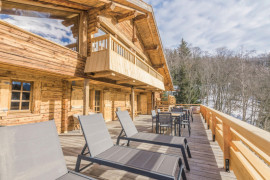 
                                                                                        Location de vacances
                                                                                         Grand chalet familial -  face au mont Blanc 450m2