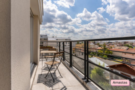 
                                                                                        Location
                                                                                         Grand deux pièces avec balcon vue sur la Tour Effeil et La Défense