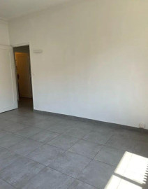 
                                                                                        Location
                                                                                         Grand F2 46m² entièrement rénové très lumineux