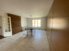 
                                                                                        Location
                                                                                         Grand F4 98m² spacieux et lumineux, traversant