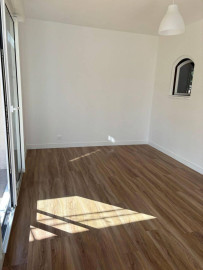 
                                                                                        Location
                                                                                         Grand Studio 35m² + Jardin et Terrasse 70m²