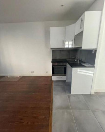 
                                                                                        Location
                                                                                         Grand Studio à louer à Paris 11è métro Parmentier