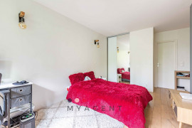 Vente
                                                                                Grand studio avec balcon au calme