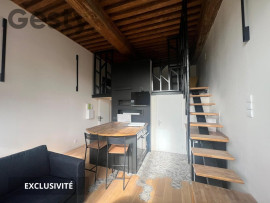 
                                                                                        Location
                                                                                         Grand studio avec chambre à la Croix Rousse