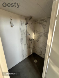 
                                                                                        Location
                                                                                         Grand studio avec chambre à la Croix Rousse