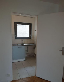 
                                                                                        Location
                                                                                         Grand studio Avenue Gambetta