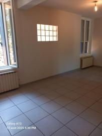 
                                                                                        Location
                                                                                         Grand studio calme et lumineux