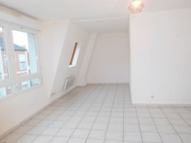 
                                                                                        Location
                                                                                         Grand studio  centre ville