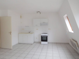 
                                                                                        Location
                                                                                         Grand studio  centre ville