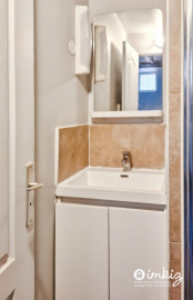
                                                                                        Vente
                                                                                         Grand studio de 24 m² à 2 pas de la Porte St Denis