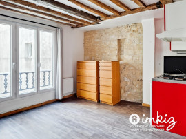 
                                                                                        Vente
                                                                                         Grand studio de 24 m² à 2 pas de la Porte St Denis