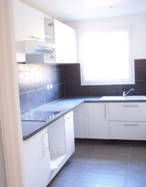 
                                                                                        Location
                                                                                         GRAND STUDIO de 35 m2 - NANTERRE MONT VALERIEN