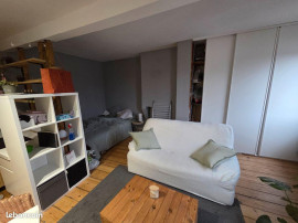 
                                                                                        Location
                                                                                         Grand Studio meublé 24m² au calme