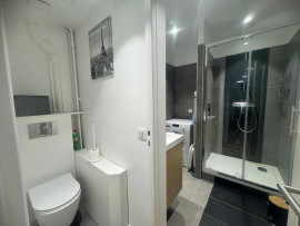 
                                                                                        Location
                                                                                         Grand studio meublé avec coin nuit