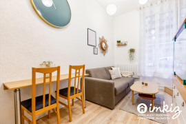 
                                                                                        Vente
                                                                                         Grand studio meublé Paris 17ème