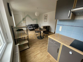 Location
Grand studio meublé proche centre ville