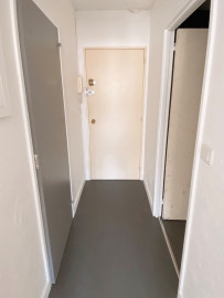 Vente
                                                                                Grand studio rénové quartier Rabelais