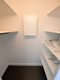 Vente
                                                                                Grand studio rénové quartier Rabelais