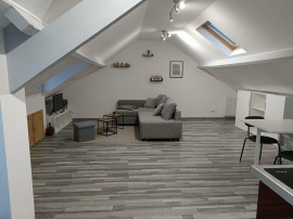 
                                                                                        Location
                                                                                         Grand T2 meublé dernier étage