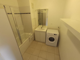 
                                                                                        Location
                                                                                         Grand T2 meublé parking balcon