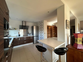 
                                                                                        Location
                                                                                         Grand T3/4 lumineux, calme meublé à louer