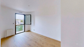 Vente
Grand T4 de 97 m² avec terrasse - Port